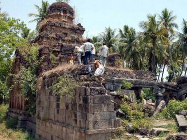 6. దెయ్యాలు వేడుకున్నాయి.