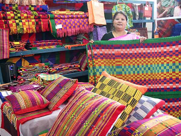 7. హస్తకళలను మూటగట్టుకుని 