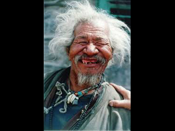 8. ఒకే ప్రాంతం, సమూహానికి చెందిన వారు కాదు