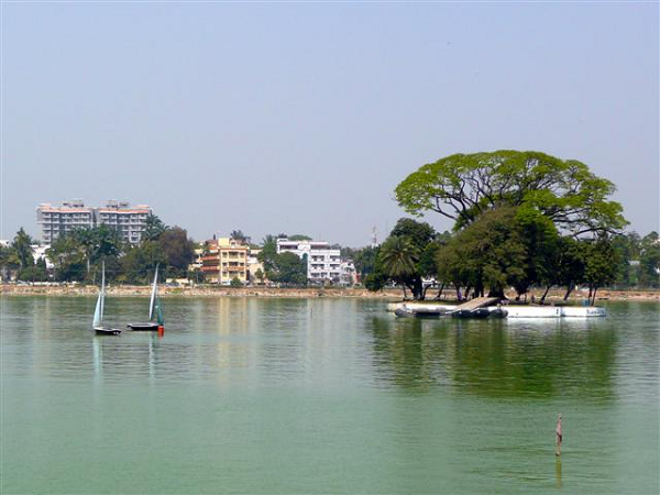 9.హలసూరు లేక్