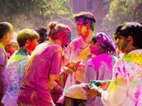 9. విదేశీయులు కూడా