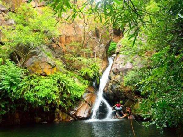 1. 15 కిలోమీటర్ల దూరం నుంచి 