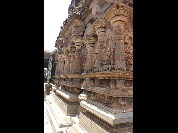 మతసామరస్యం వెల్లివెరిసింది.