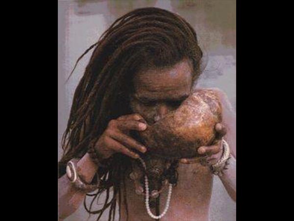 13. యోని స్రావిత జలన్ని తీర్థంగా సేవిస్తారు