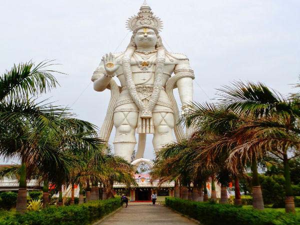 13. అతి ఎతైన ఆంజనేయ విగ్రహం..