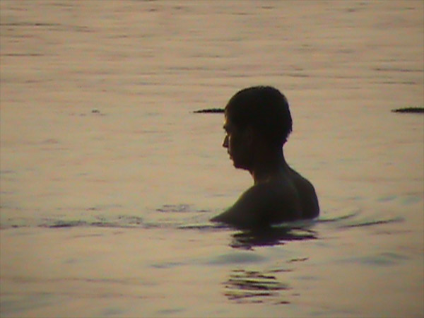 రాముడి తొడపై సీత కుర్చొన్నట్లు ఉన్న విగ్రహం