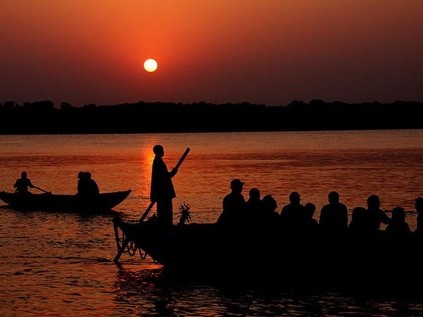 18. పడవల్లో ప్రయాణం...