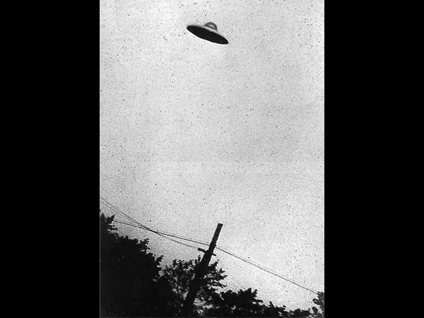 7. ఎగిరే పళ్లాలు