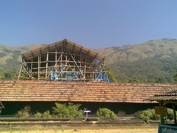 1. మూడు వేల అడుగుల ఎత్తులో