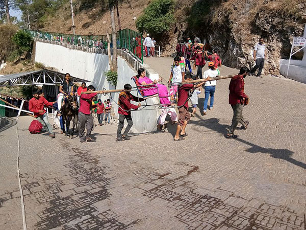 13. గుహాలయం