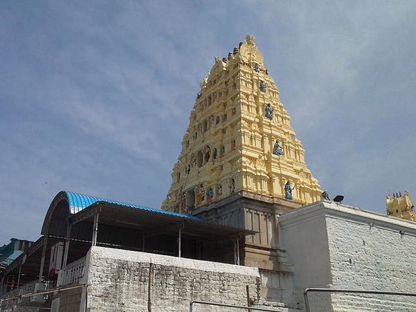 15. రెండు ఆలయాలు