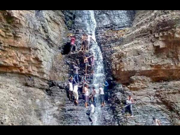 15. లక్షల సంఖ్యలో