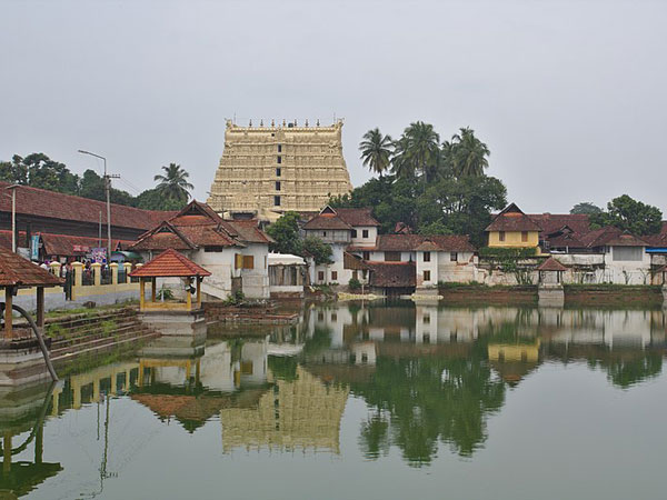 18. అనంత పద్మనాభస్వామి దేవాలయం