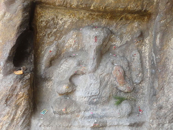 2. ఇంద్రకీలాద్రి కొండ కింద