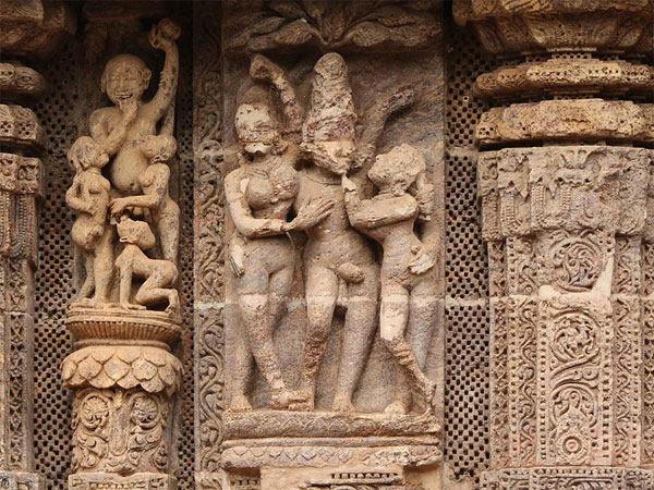 5. 1200 మంది 12 ఏళ్ల పాటు