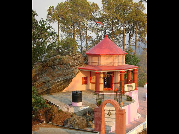 5. కాసర్ దేవి దేవాలయం