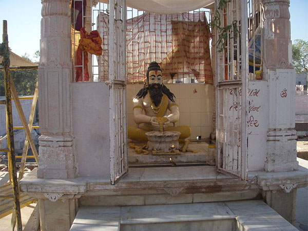 7. అప్పటి నుంచి ఆచారం కొనసాగుతోంది