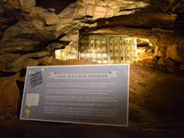 9.సోన్ బండార్ కేవ్స్