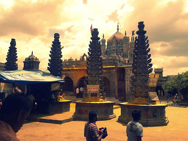 ఇద్దరు రాక్షసులు