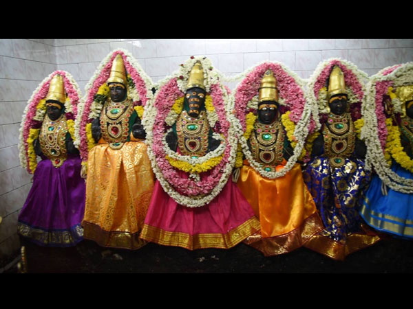 10. గోపాలుడి విగ్రహాన్ని