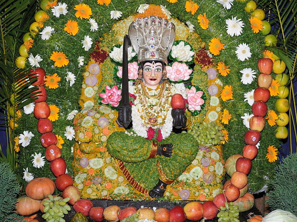 11. సవాలు విసురుతాడు