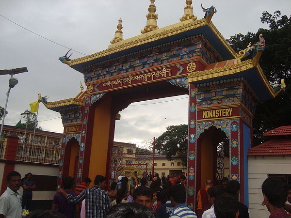 2. చూడాల్సిన ప్రదేశాలు ఎన్నో