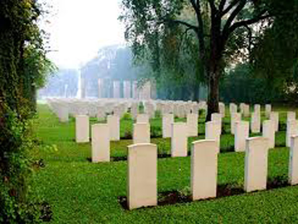 4. ఖడ్కీ యుద్ధ స్మారకం