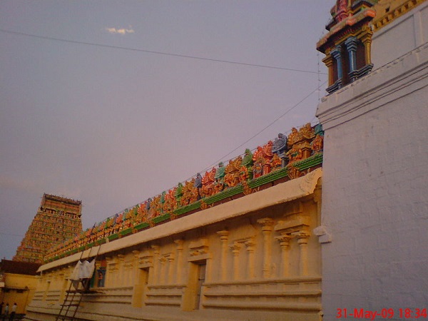 5. ఇసుకతో ఒక కుండను 