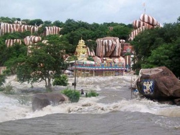 ఏడు పాయల వనదుర్గ భవాని దేవాలయం