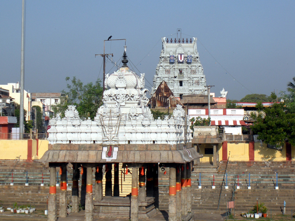 అర్జునుడి రథాన్ని నడిపినవాడు