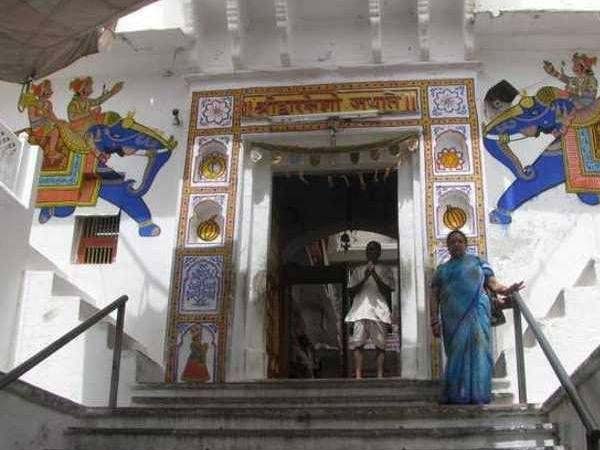 నాథ్ ద్వారా దేవాలయం