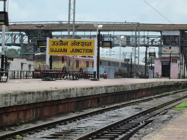 రైలు, బస్సు మార్గాలు