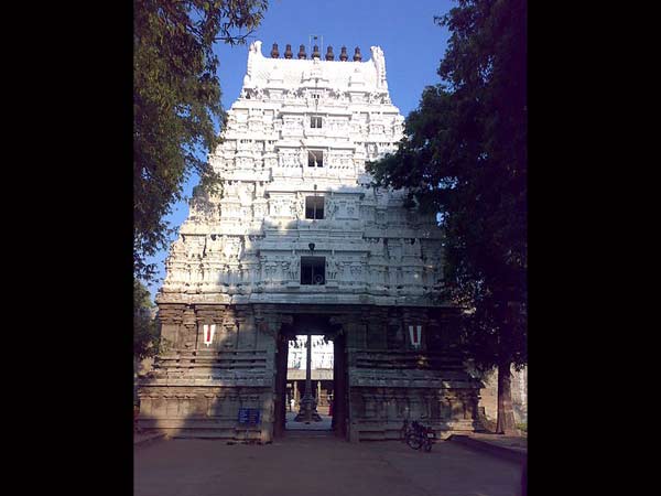 శంఖు, చక్రాలను