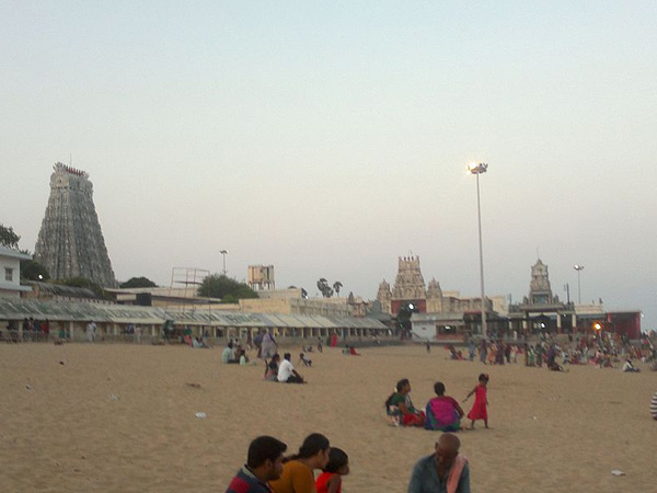 మూలవిరాట్టును తమతో పాటు