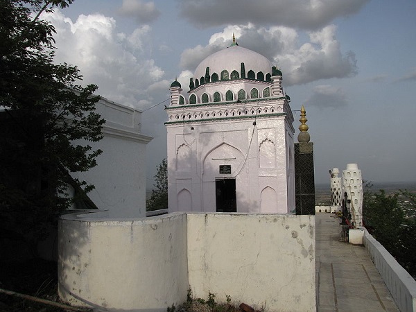 లతీఫ్ సాహేబ్ దర్గా