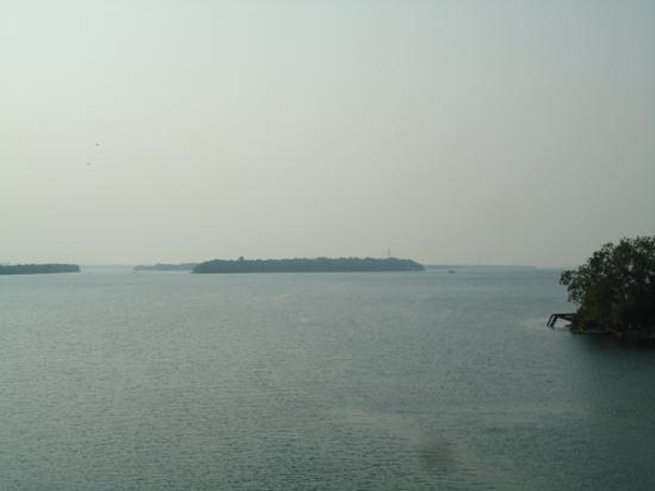 గౌతమి నదీతీరం