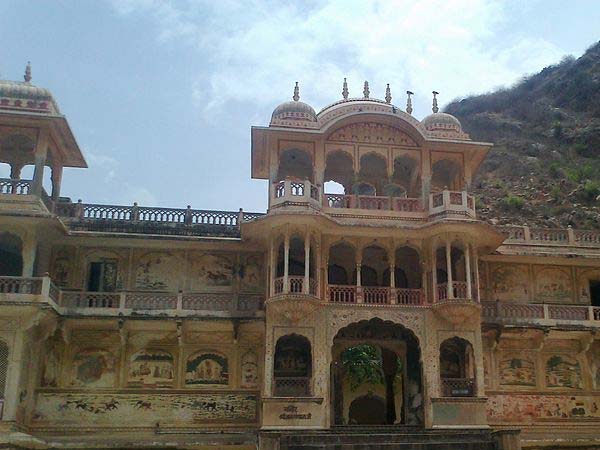 గల్తా జీ దేవాలయం