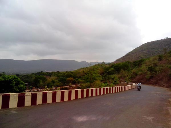 అలాగే ఉండిపోయాడు