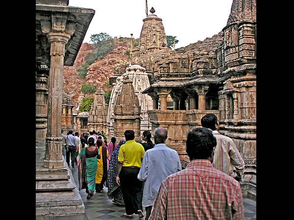 ఏక లింగ దేవాలయం