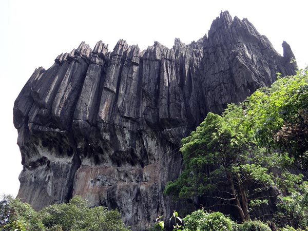 శివుడు దాక్కొన శిఖరం... అందాలకు నెలవు