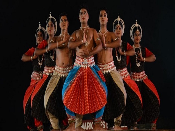 కోణార్క్ నృత్యోత్సవం చూసొద్దాం