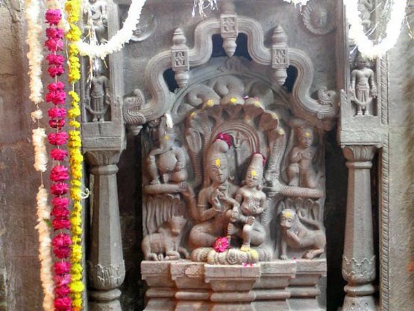 నాగ చంద్రేశ్వర దేవాలయం