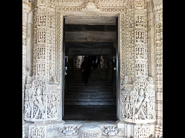 రణక్ పూర్, జైన దేవాలయం