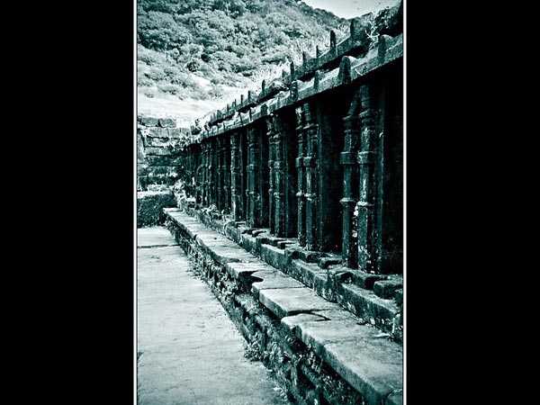 కేదారేశ్వర గుహ, హరిశ్చంద ఘడ్