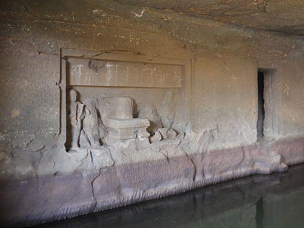 కేదారేశ్వర గుహ, హరిశ్చంద ఘడ్