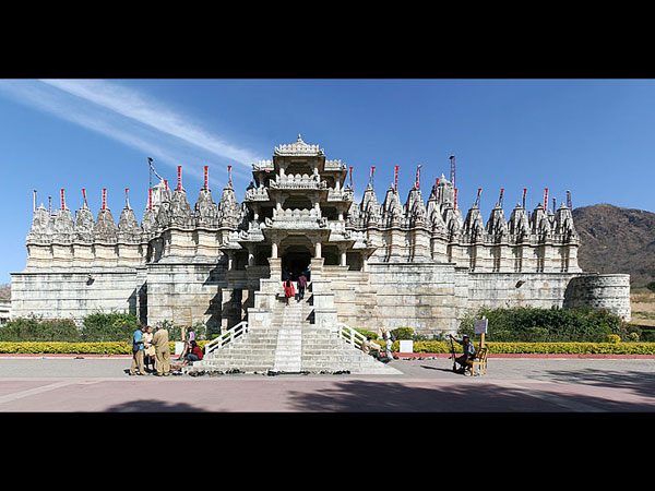 రణక్ పూర్, జైన దేవాలయం