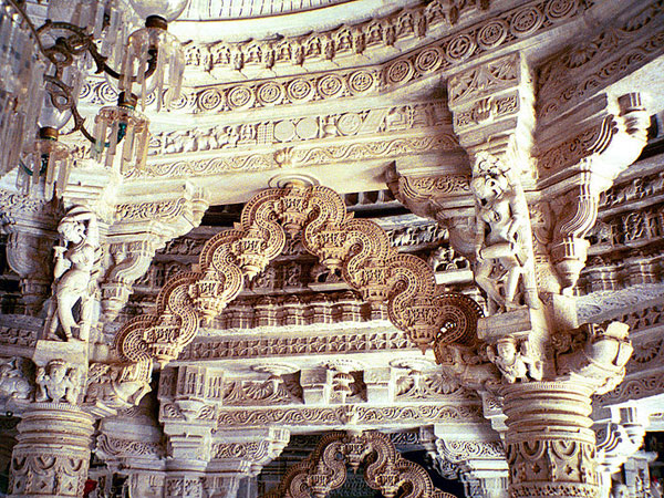 రణక్ పూర్, జైన దేవాలయం