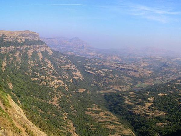 కేదారేశ్వర గుహ, హరిశ్చంద ఘడ్