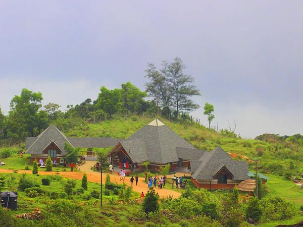  ట్రెక్కింగ్