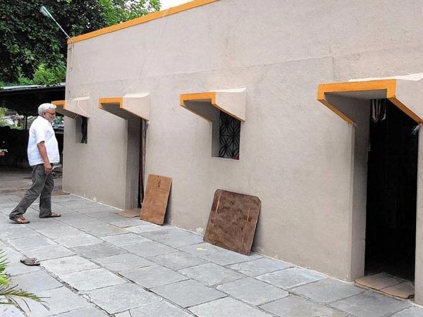 తలుపులు లేని గ్రామం